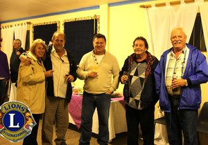 Lions se bederfie aan Bejaardes